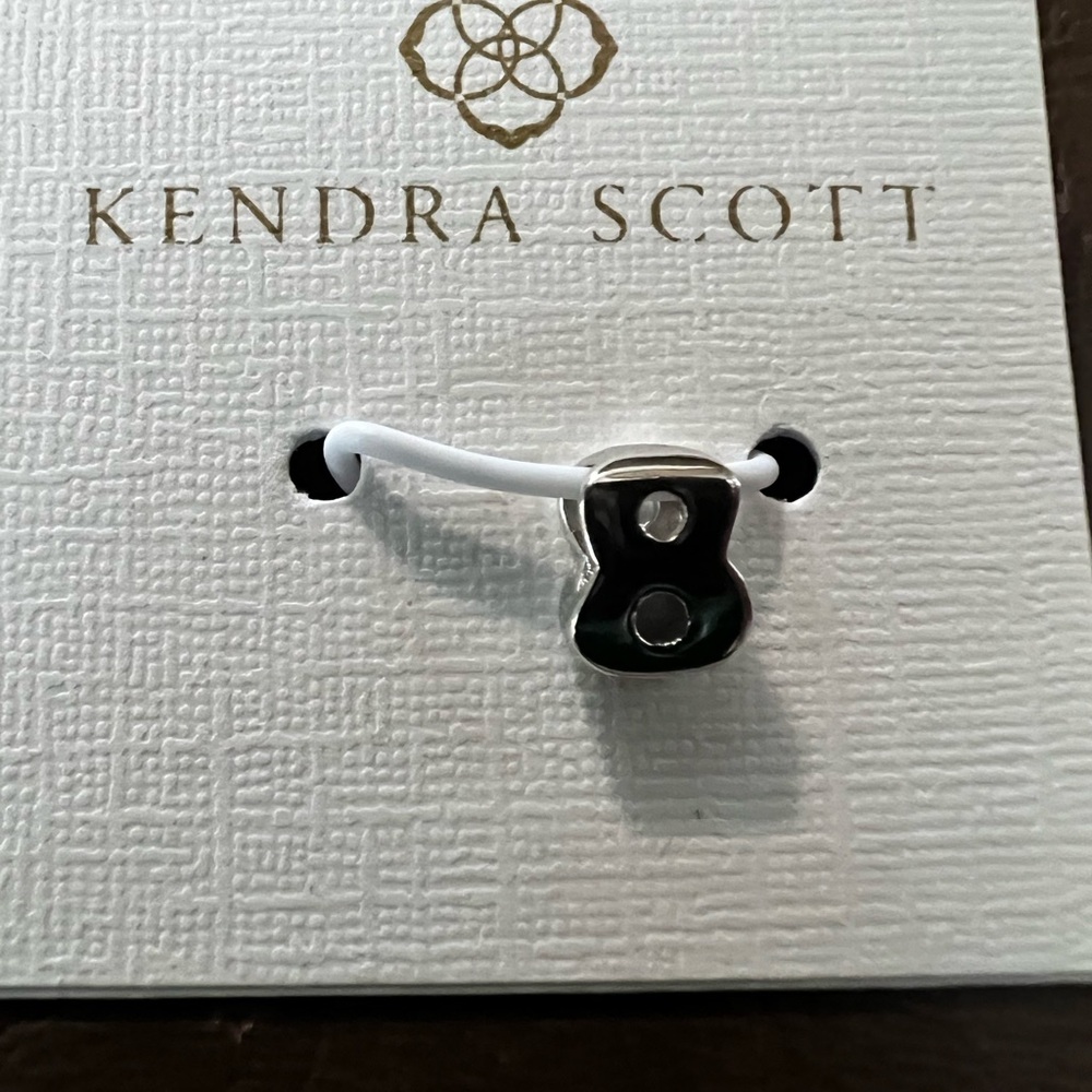Kendra Scott NWT silver tone number 8 charm.